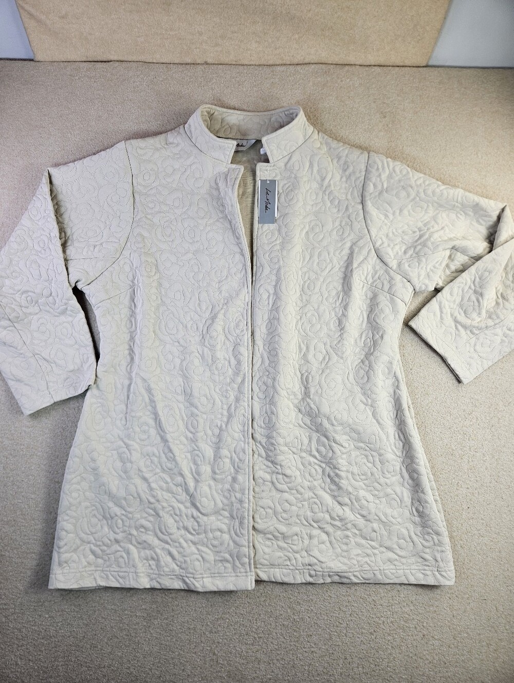 Le Moda Women's Ivory Quilted Floral Textured Jacket XXL NWT Cracker Barrel
